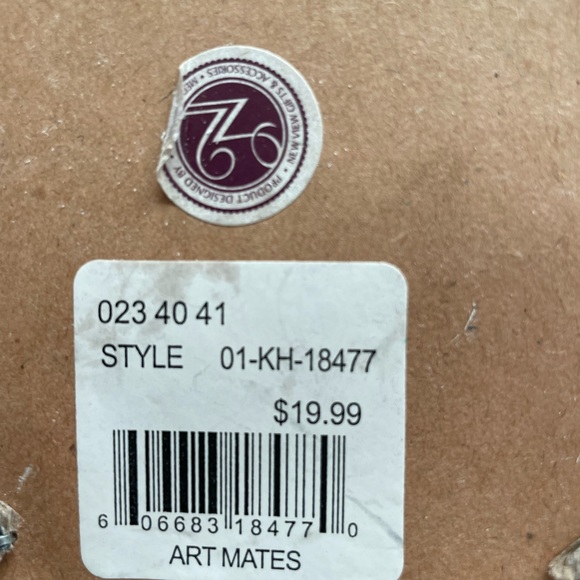 Art Mates, Set of 2 wall decor “ Love” and “Hope”. 7.25” x 14”. Black frame - Picture 7 of 8